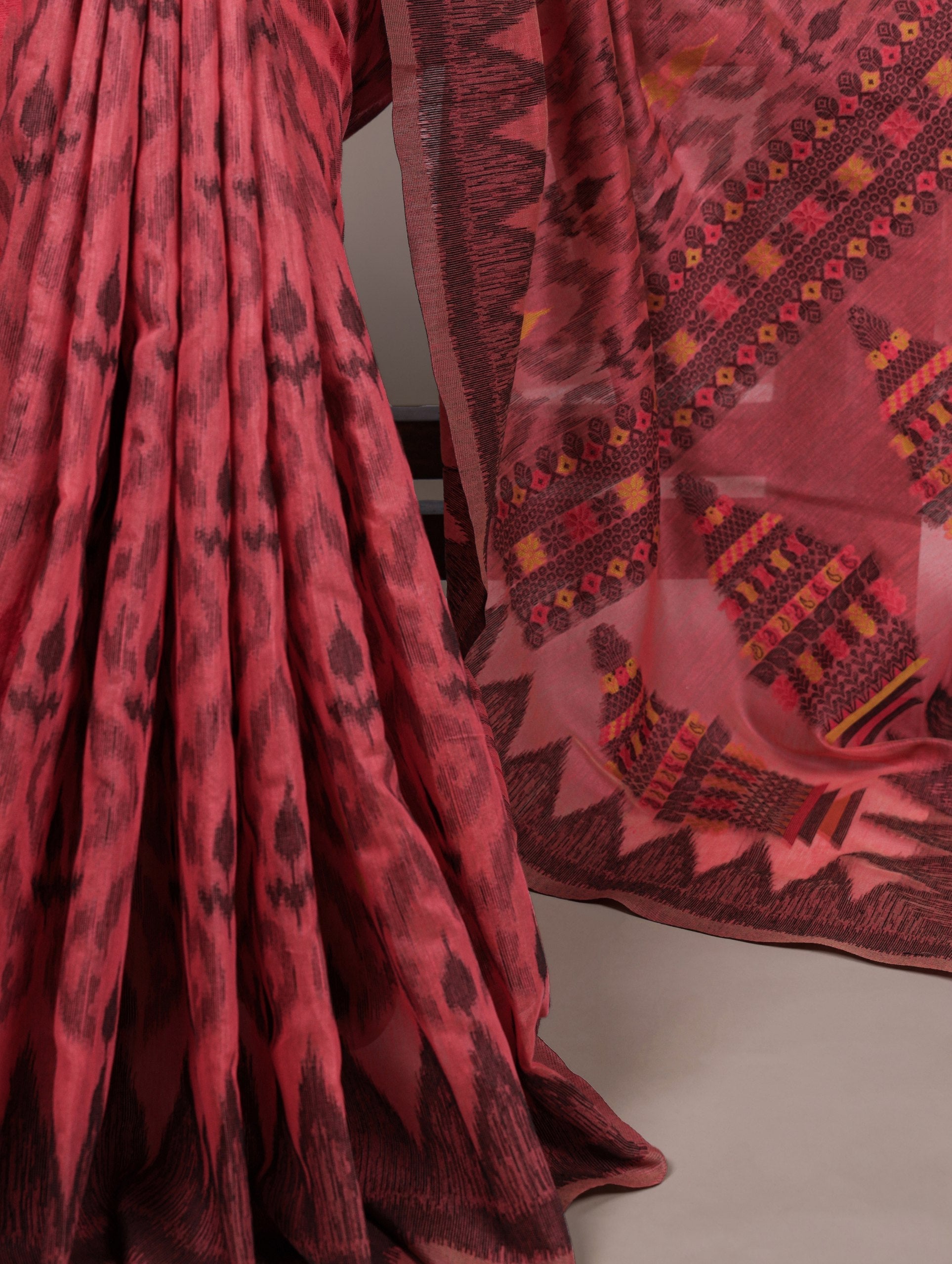 Salmon Classic Poly Cotton Saree with Intricate Thread Weaving Work – Lightweight Everyday & Occasion Wear Unstitched Blouse Included