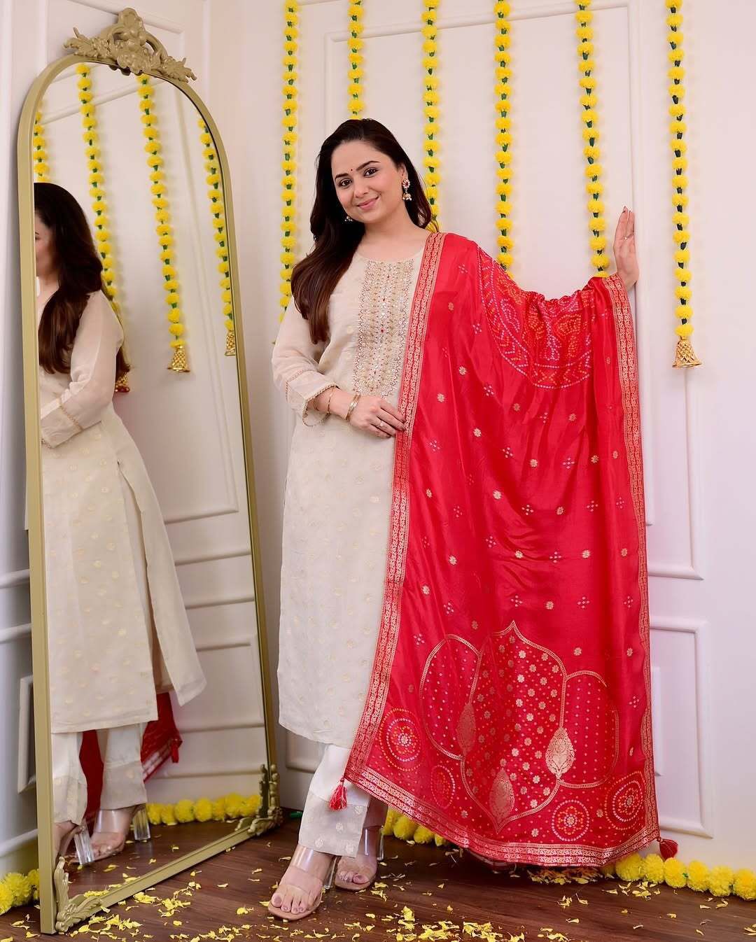Silk Jacquard Weaving Kurti Pant Dupatta Set with Embroidered Neck