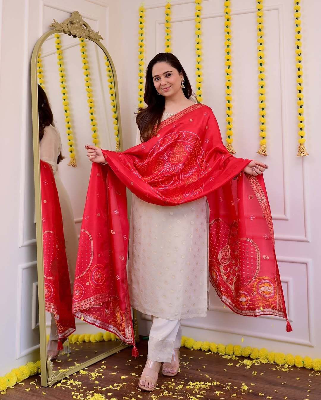 Silk Jacquard Weaving Kurti Pant Dupatta Set with Embroidered Neck
