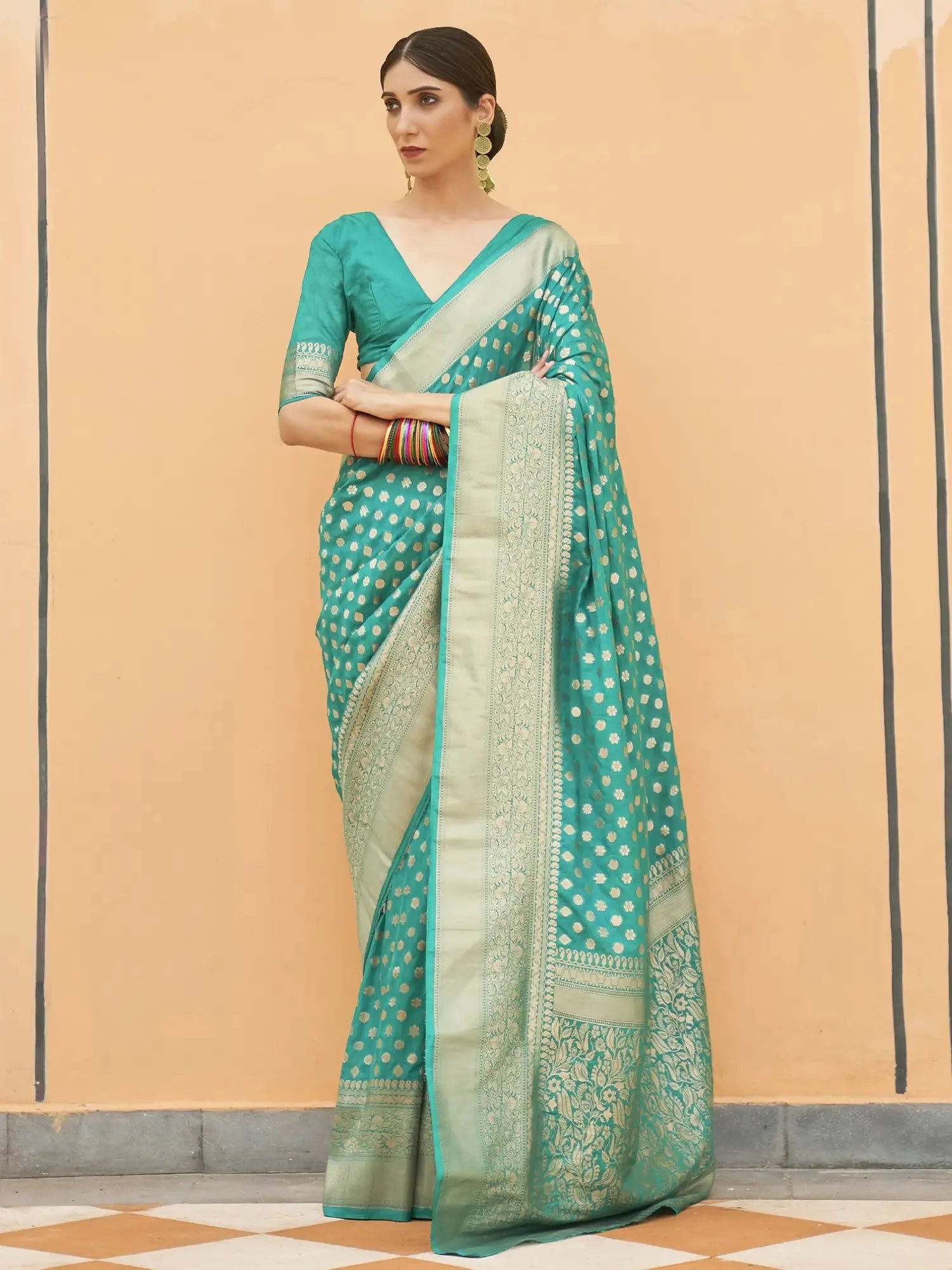 Sky Blue Graceful Georgette Saree with Unstitched Blouse Piece