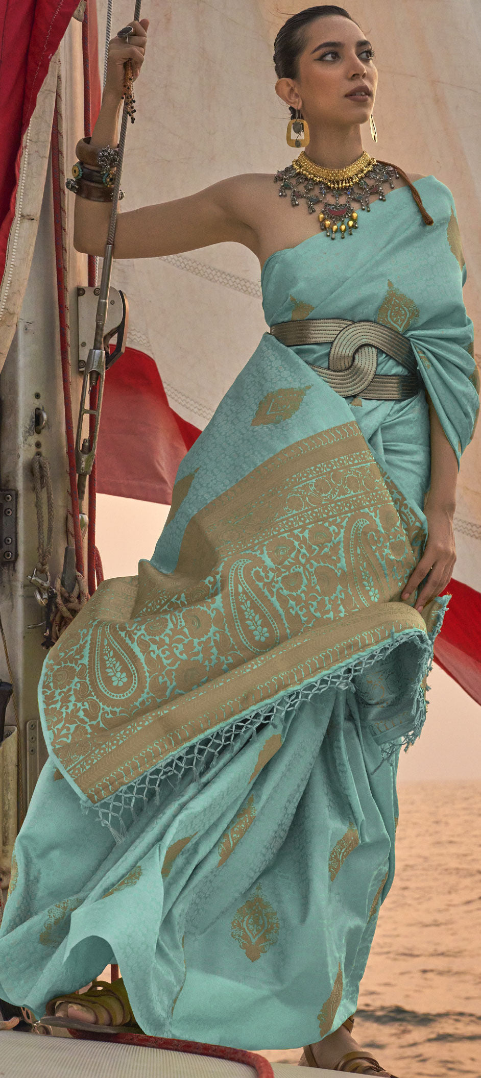Sky Blue Graceful Silk Blend Kanjivaram Saree with Tassel Detailing