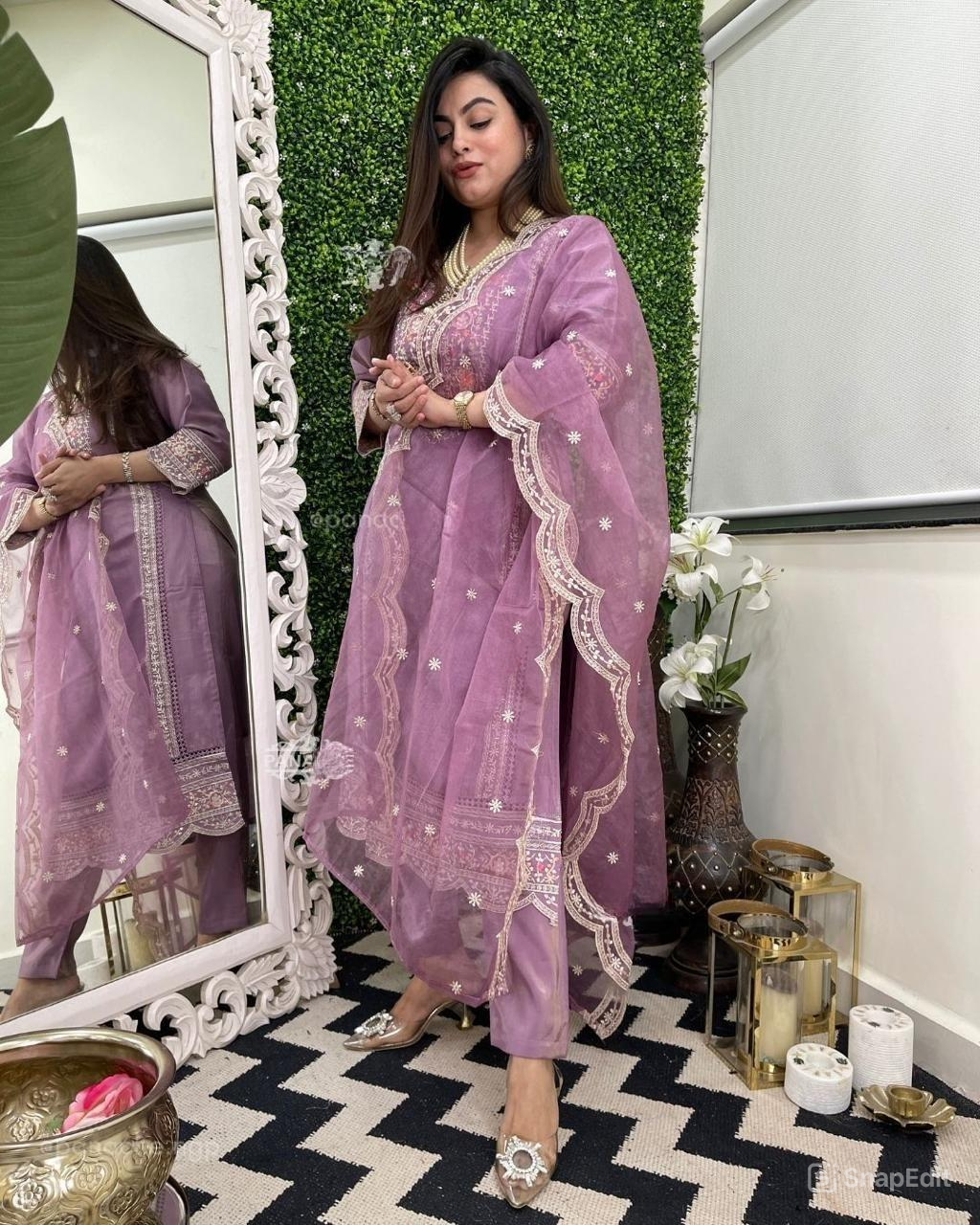 White Thread Embroidery Kurti Set with Organza Dupatta