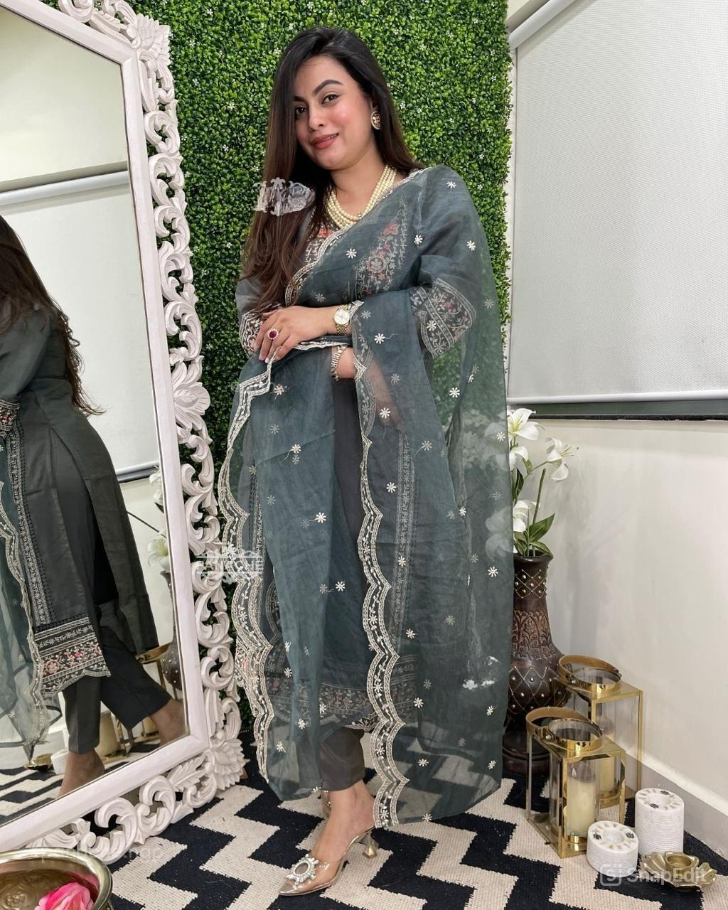 White Thread Embroidery Kurti Set with Organza Dupatta