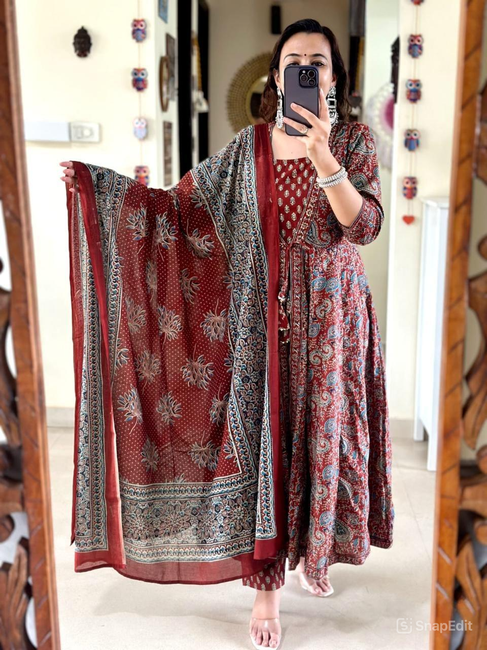 Women's Anarkali Kurta Set with Printed Cotton Fabric & Tassel Detail – 3-Piece Suit