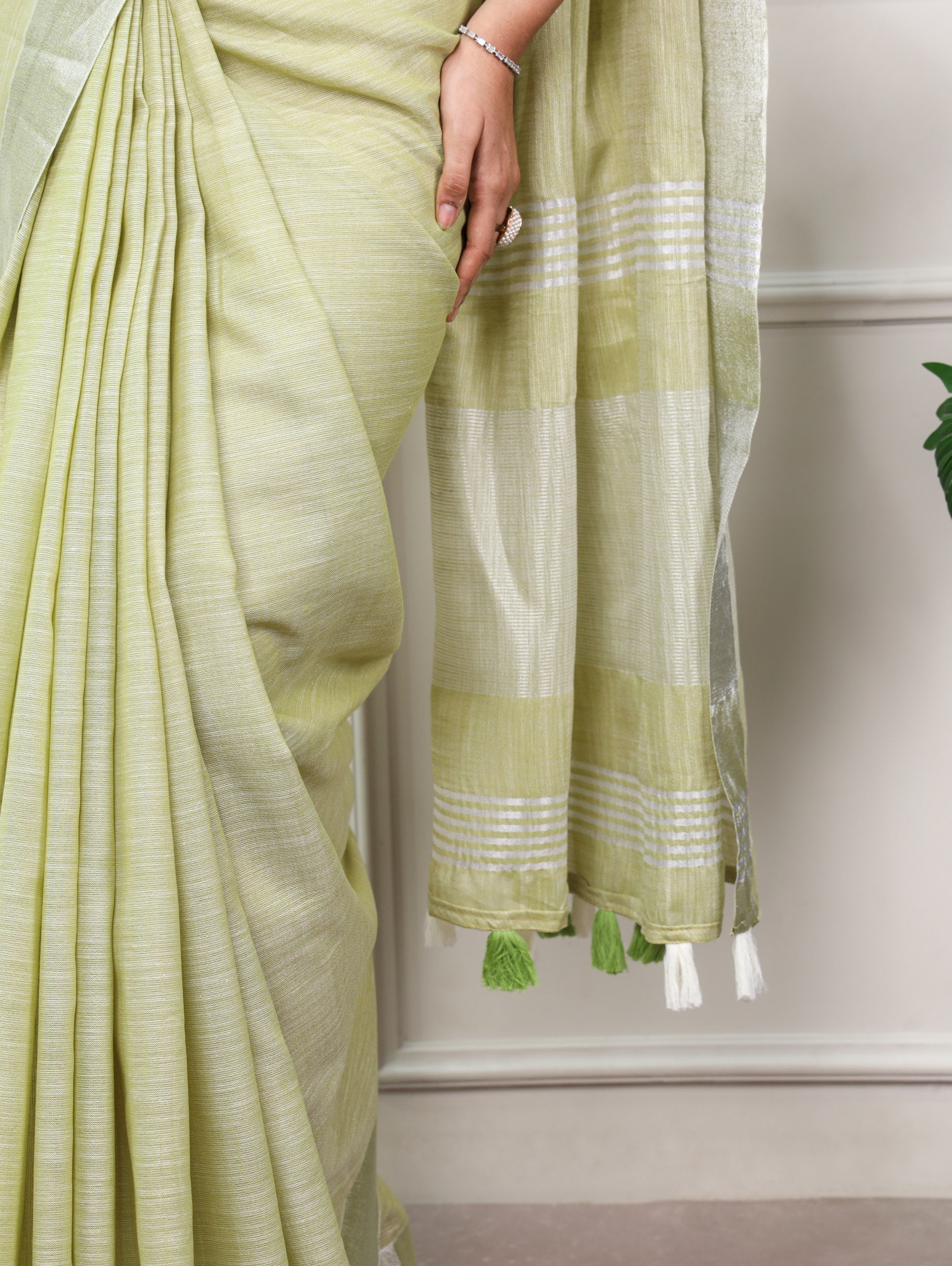 Soft Linen Saree with Zari Border