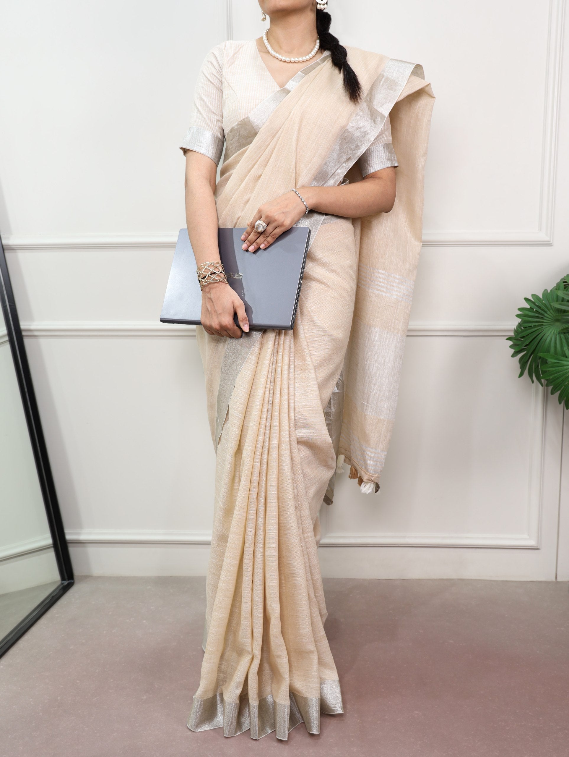 Soft Linen Saree with Zari Border