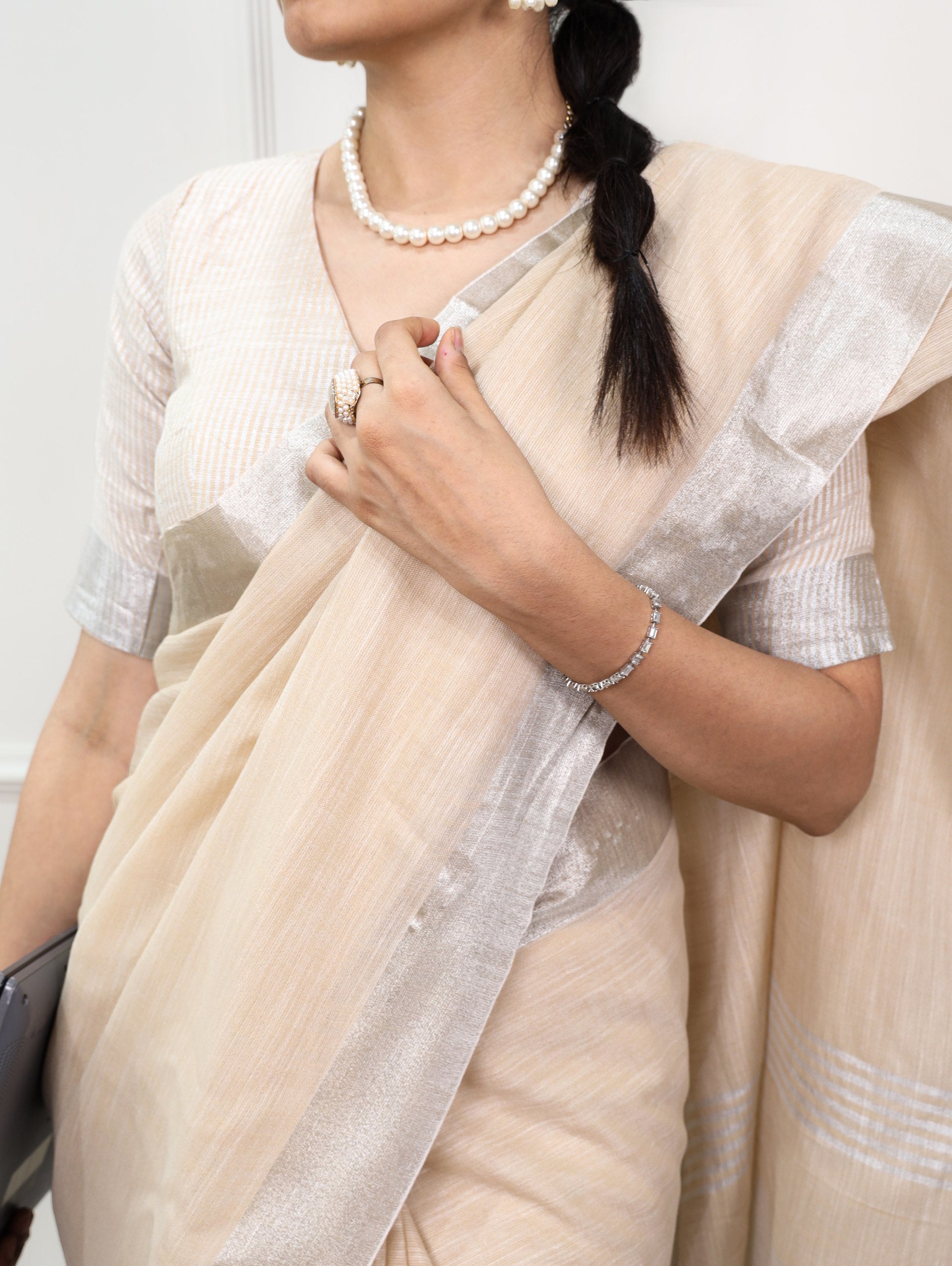 Soft Linen Saree with Zari Border