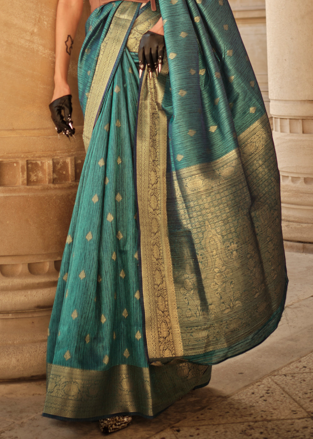Bottle Green Regal Banarasi Blended Silk Saree with Intricate Timeless Design & Unstitched Blouse