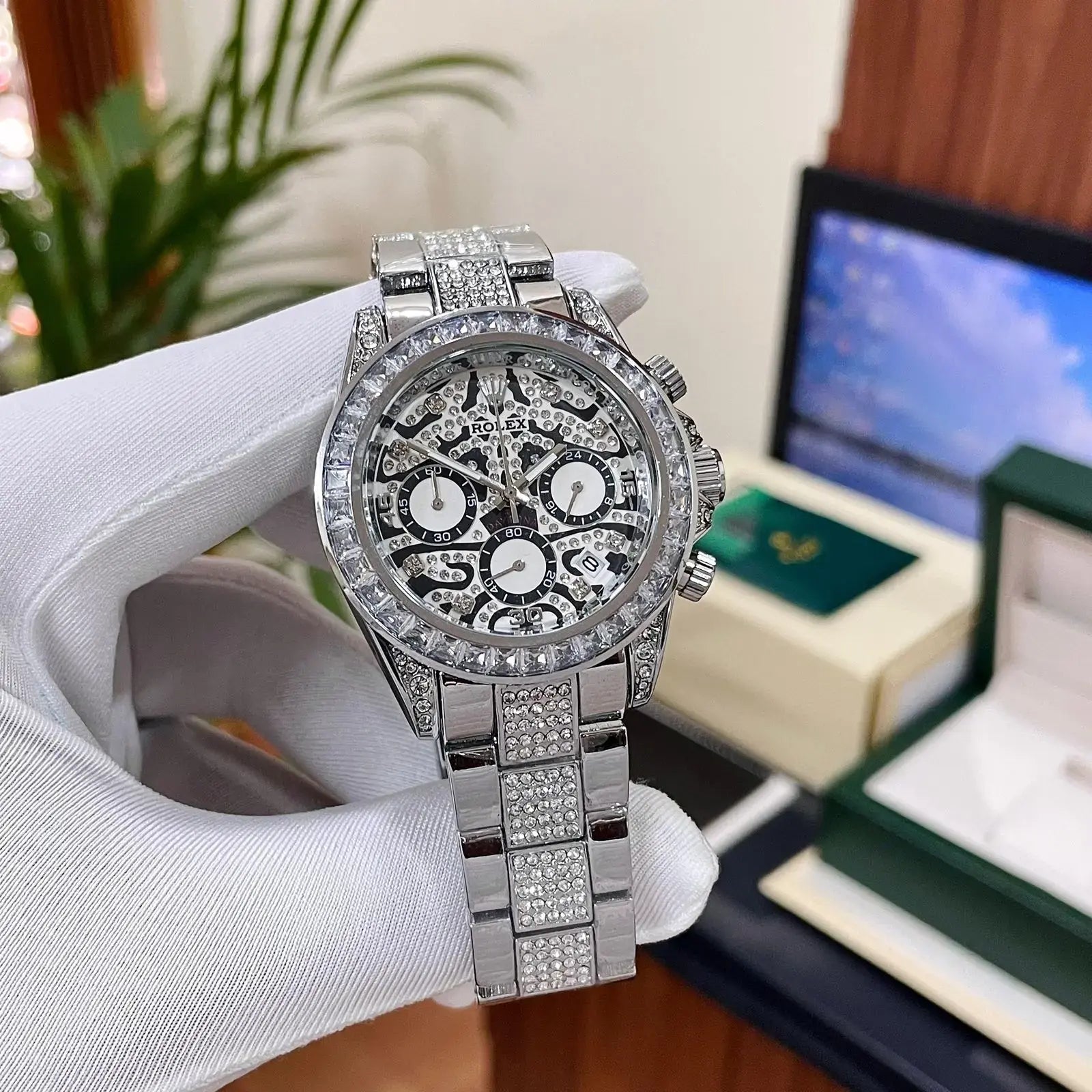 Role_x Tiger Silver Chain Watch