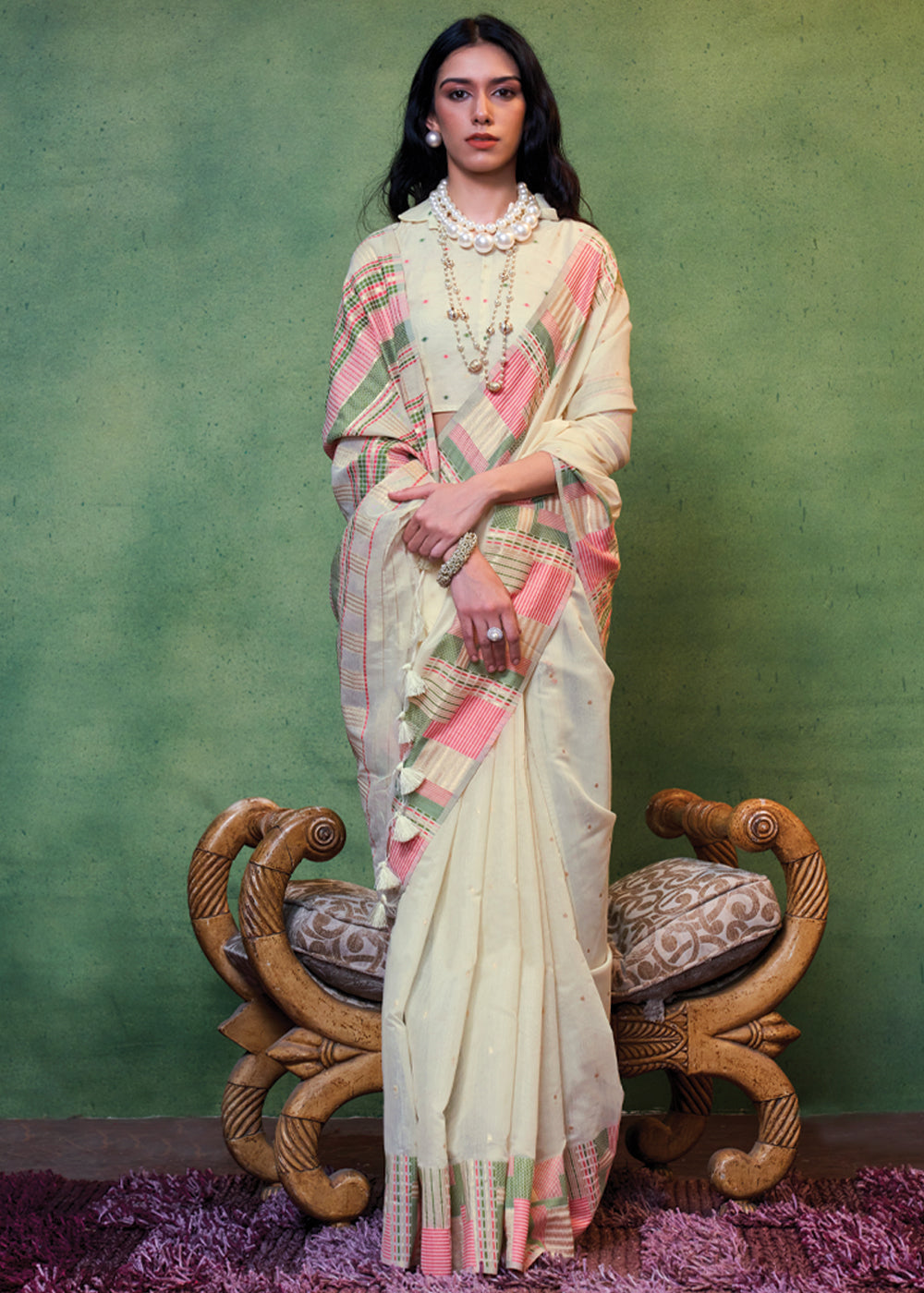 White Elegant Cotton Silk Blended Saree – Graceful & Lustrous Drape