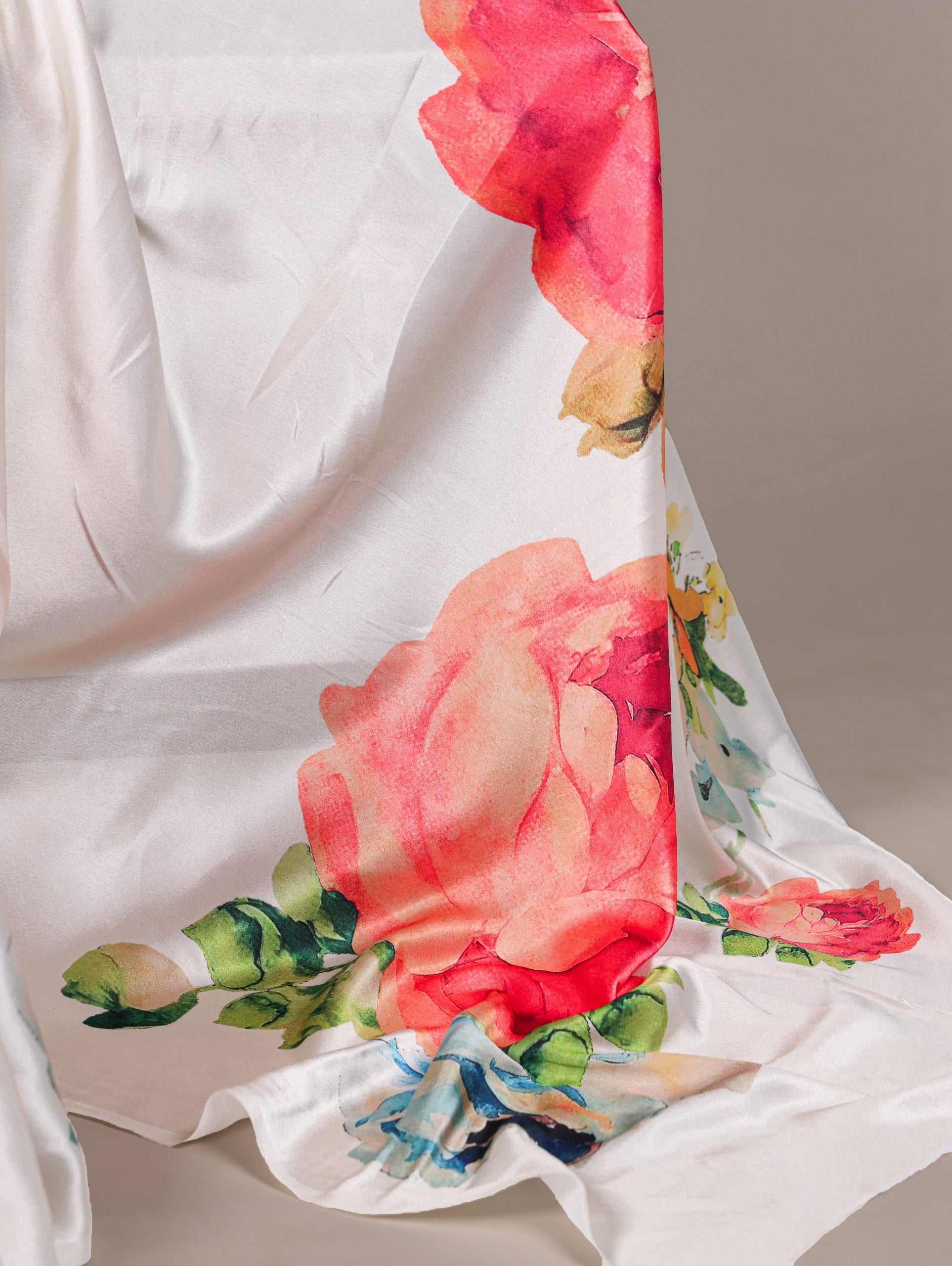 White Elegant Floral Print Satin Silk Saree with Plain Banglory Blouse Piece