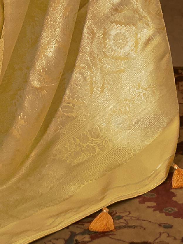 Yellow Graceful Banarasi Silk Blend Saree with Unstitched Blouse Piece