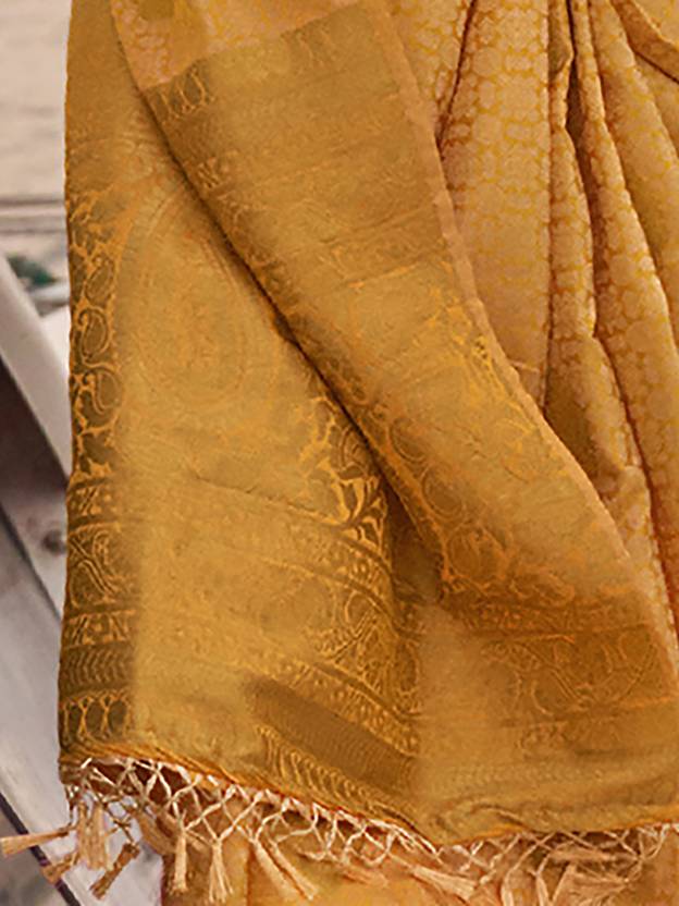 Yellow Graceful Silk Blend Kanjivaram Saree with Tassel Detailing