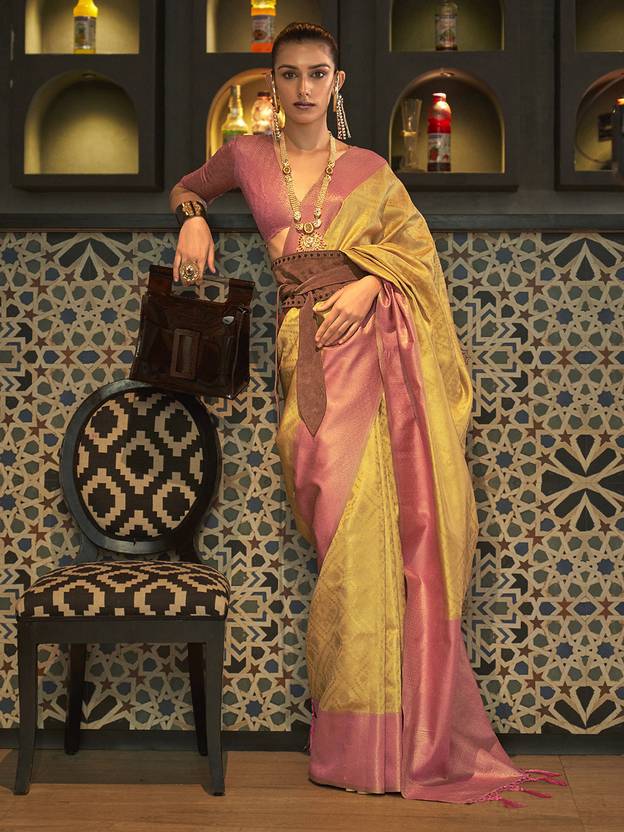 Yellow Traditional Woven Kanjivaram Silk Blend Saree – Elegant & Versatile for All Occasions